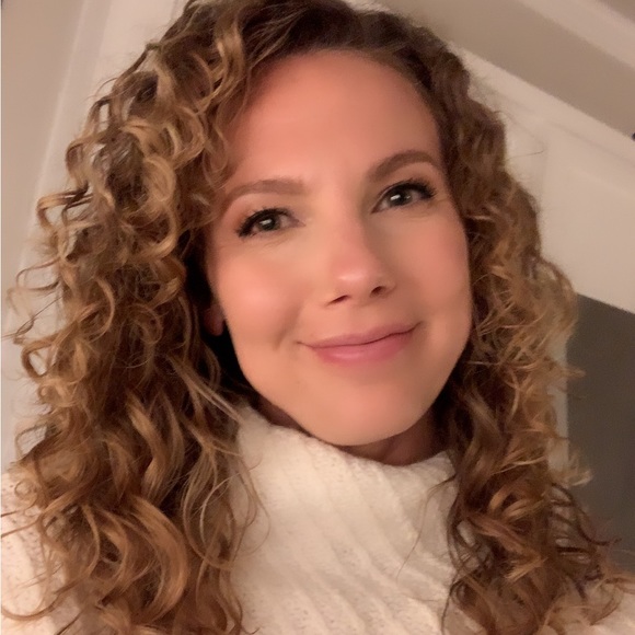 🌼WELCOME TO MY CLOSET🌼 - Picture 7 of 8